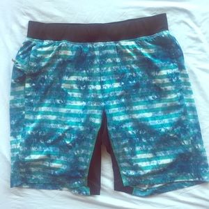 Lululemon Large The Short 9” with built in Liner